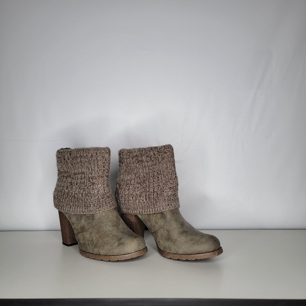 Muk Luks Women’s Size 10 Knit Cuff Ankle Boots Grey Brown Chunky Heel Cozy Style